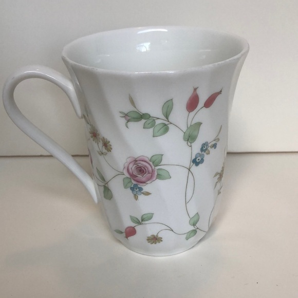 Wedgwood Other - Wedgwood Rosehip mug